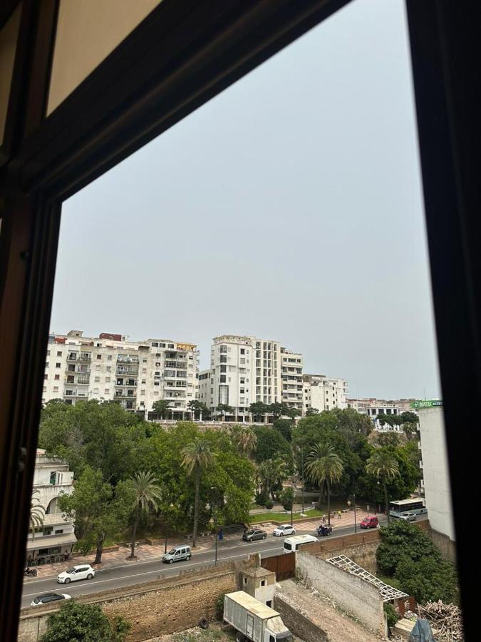 Vaste Appartement Au Centre De Tétouan Extérieur photo
